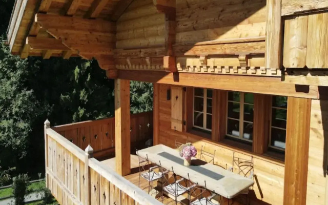 Cosy Chalet With Balcony/terrace