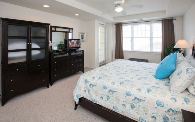 Dunes #115, Kern - 3 Br Condo