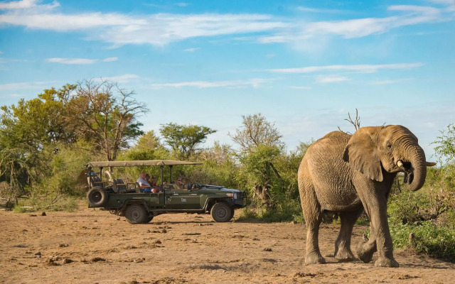 Tau Game Lodge