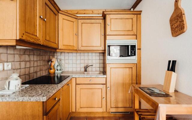 Cozy apartment with balcony 100 m from the Bettex gondola