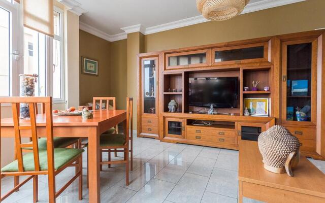 008 Amazing flat very close to the beach