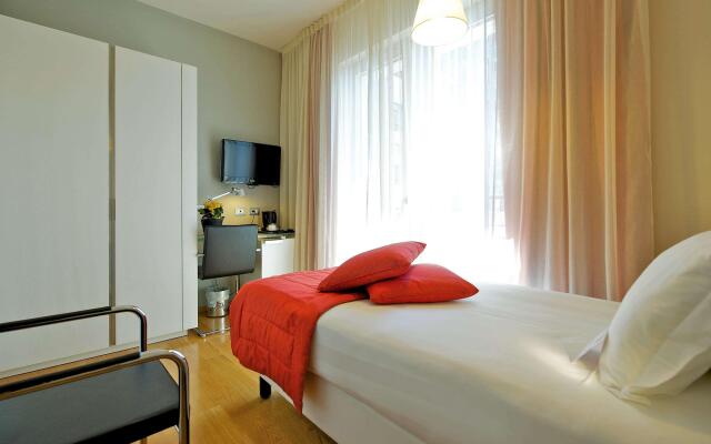 Mercure Milano Solari Hotel