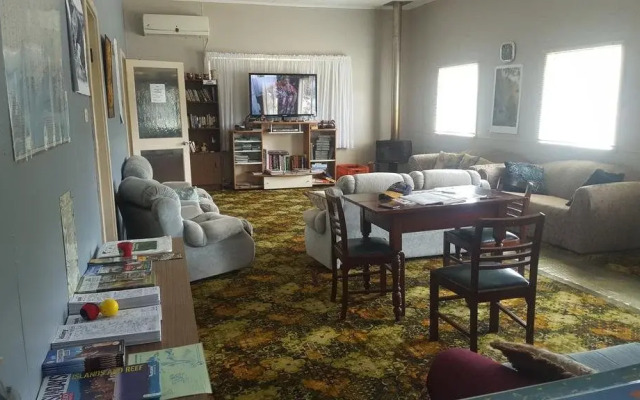 Tingle All Over Budget Accommodation