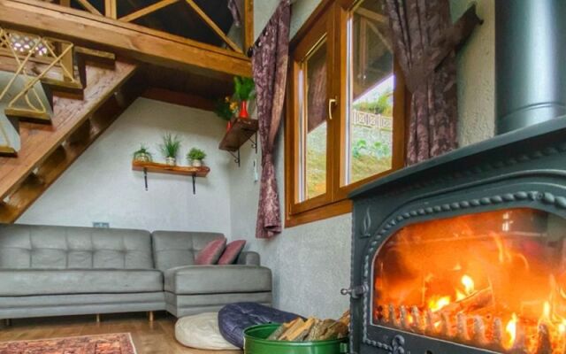 Lavinya Suit Bungalov