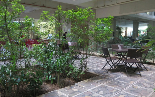Alicia Tower Residences - Adult Only - Hostel