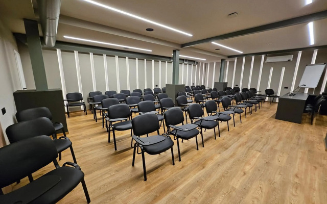Petousis Hotel & Suites