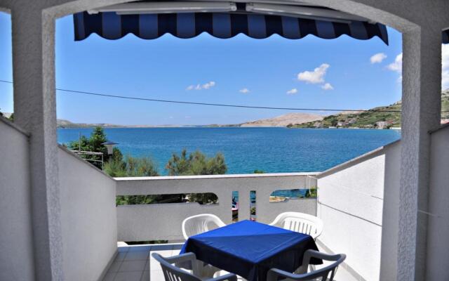 Draga - 15 m From Pebble Beach - A4