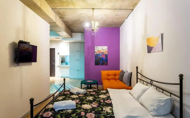 Bright & Stylish Studio In The Heart Of Tbilisi