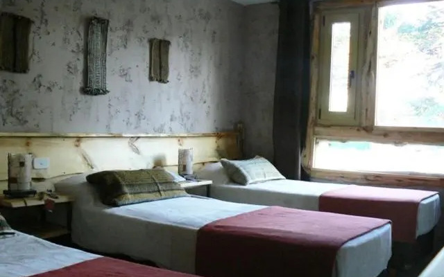 Ruca Pehuen Eco-Lodge De Montaña