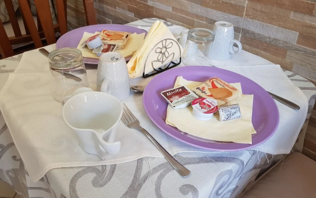 Welcome to Naples at Garibaldi Square