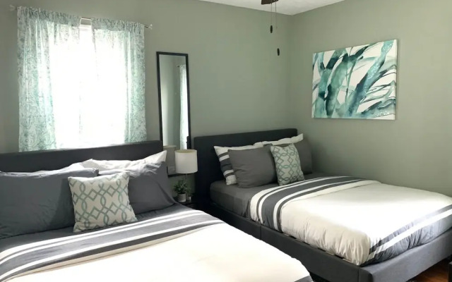 Centrally Located Hidden Midtown Gem