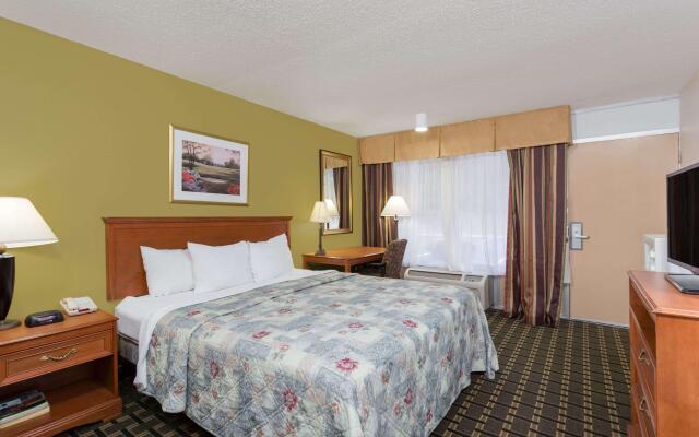Days Inn & Conf Center by Wyndham Southern Pines Pinehurst