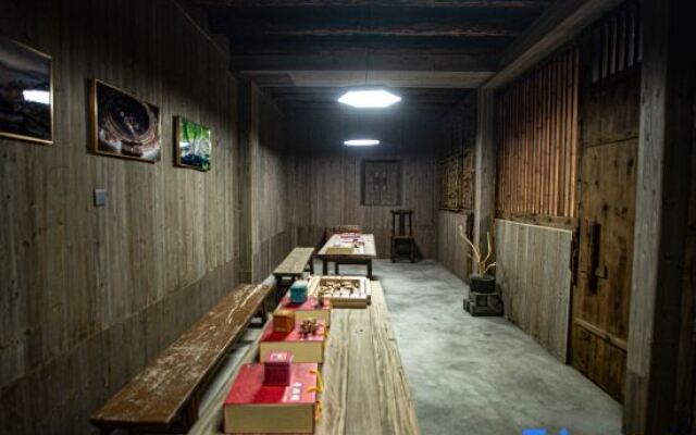 Xinsu Changrong Tulou Cultural Homestay (Yunshui Ballad Shop)