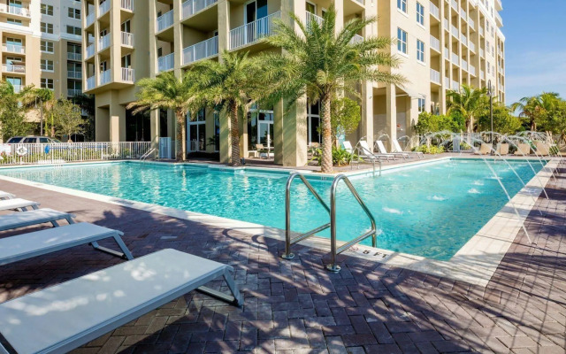 Mare Azur Miami Luxury Apartments by Grand Bay
