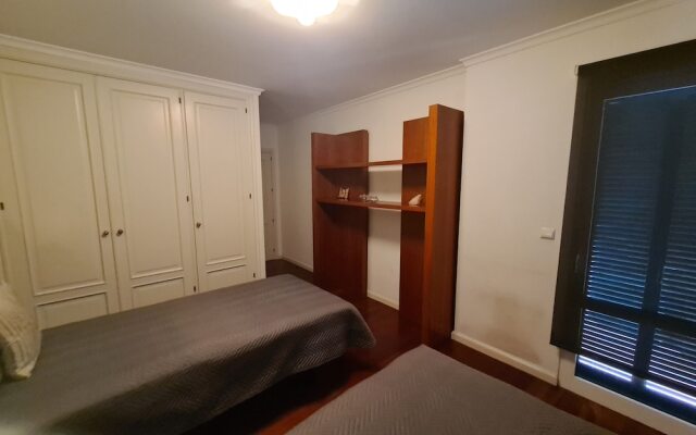 Seaside Escape - 3 Bedroom Apartment Sleeps 6