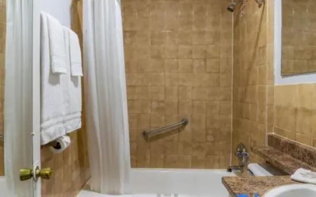 Motel 6 – Cornwall, ON