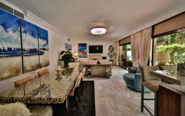 Luxury Apartment On The Golden Mile