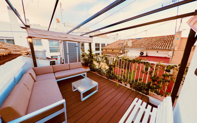 Old Fisherman's House in Malvarrosa Beach