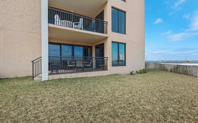 The Palms 3 Bedroom Condo by RedAwning