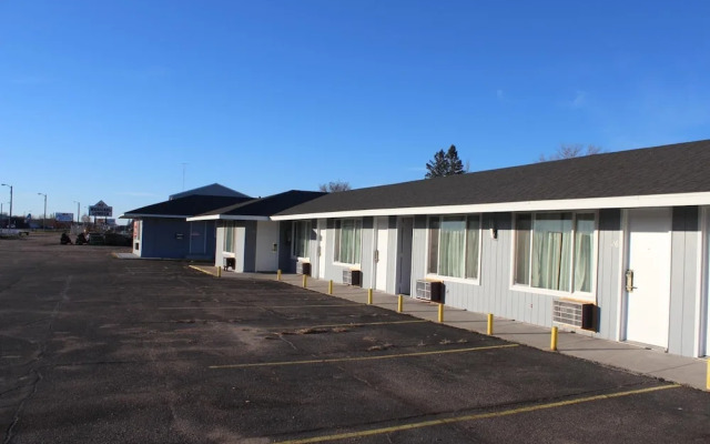 Eastwood Inn Of Wadena