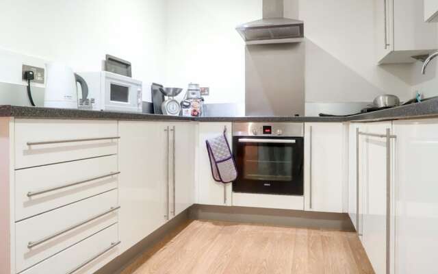 Latitude Court Deluxe Guest Room