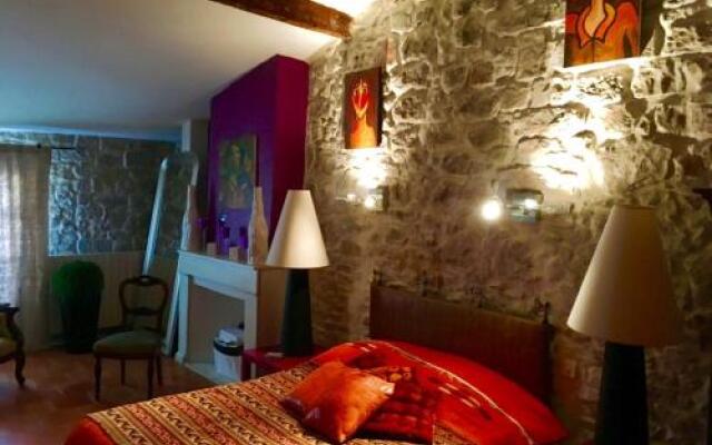 La Maison dans les remparts