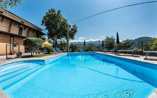 Bb La Mortella With Pool