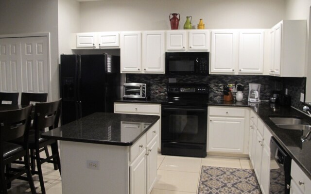 Lake Berkley Resort 988