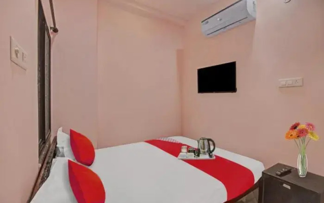 Flagship 90881 R K Guest House