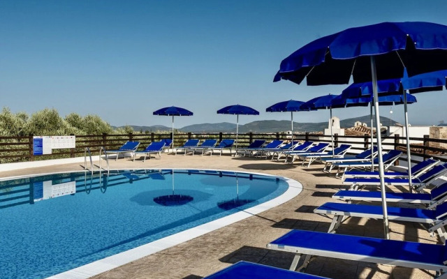 Vista Blu Resort con piscina