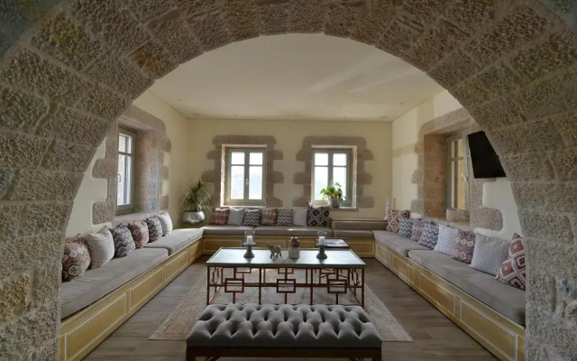 Akrolithi Boutique Hotel