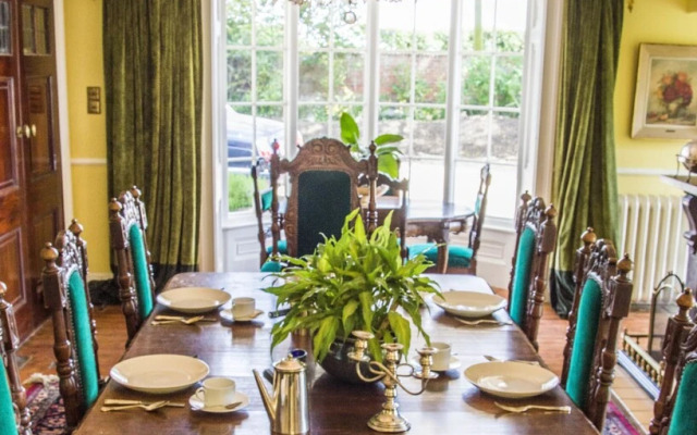 Cedar House Boutique B&B