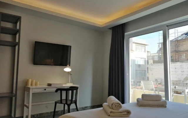 24K Athena Suites