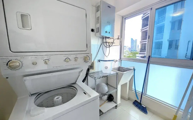 YC 701-C l Apartamento 2BR en av balboa