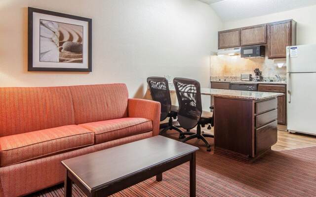 Mainstay Suites Knoxville Airport