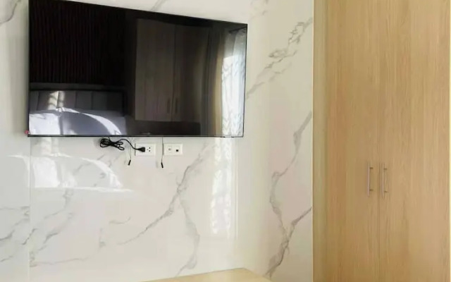 Cozy 1-bedroom Retreat in Iloilo City With City Views