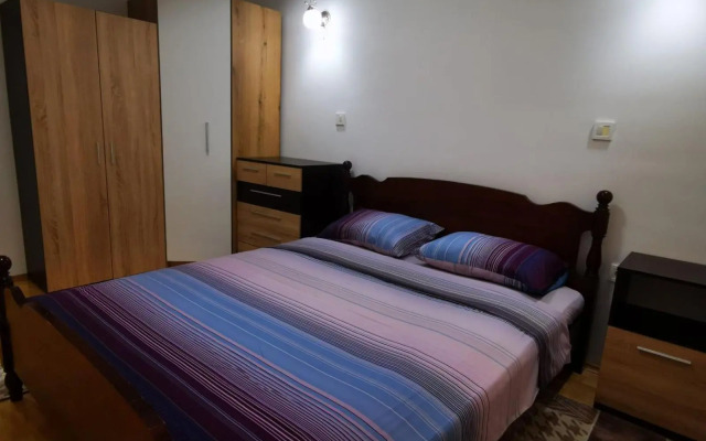 Splendid Two Bedroom Apartment Anastas Mitrev 25