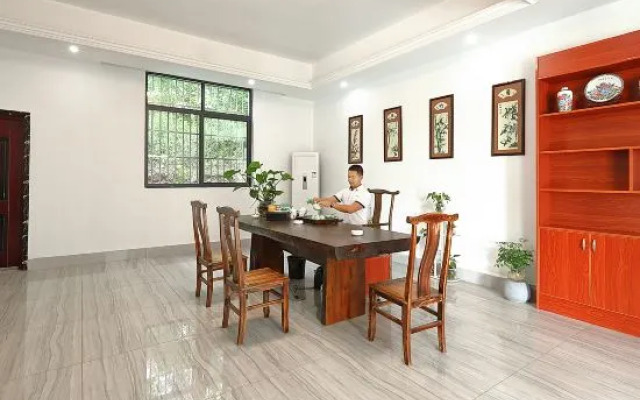 Lingtoubing Guesthouse