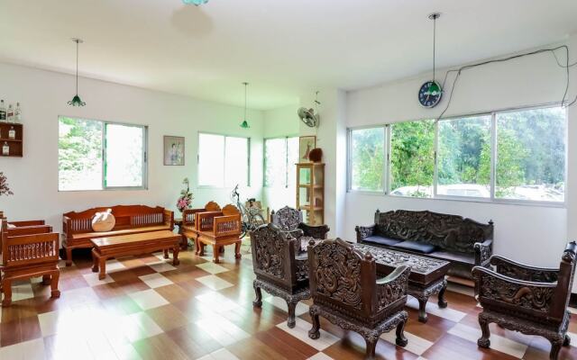 Nida Rooms Srichandon 12 Night Villa at Paradise Lodge and Spa Hotel