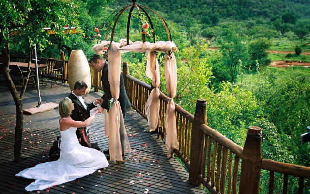 Etali Safari Lodge