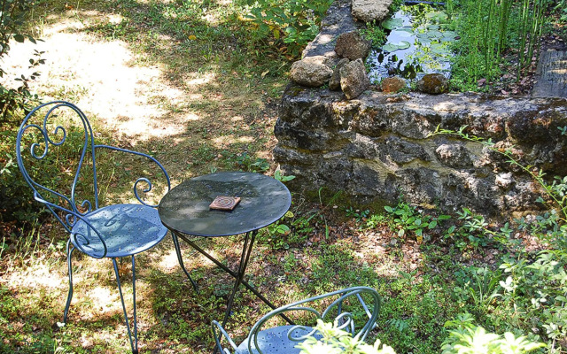 Pretty stone house with own terrace and private garden, Grignan