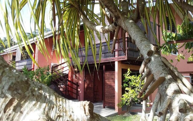 Bora Bora Holiday's Lodge and Villa