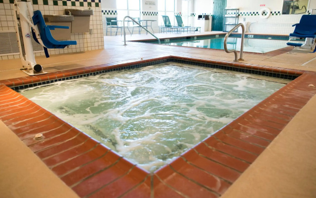Country Inn & Suites by Radisson, Effingham, IL