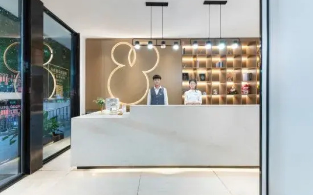 Local Hotels (Guangzhou Jiangnanxi Changgang Road Metro Station)