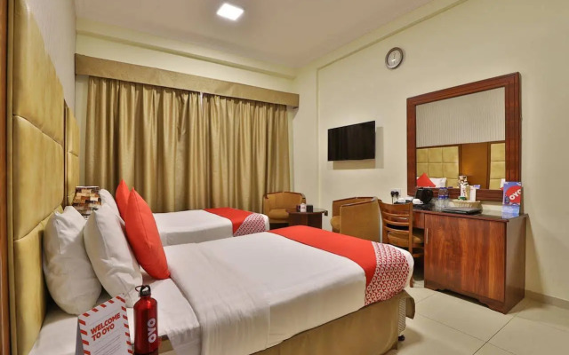 OYO 101 Click Hotel