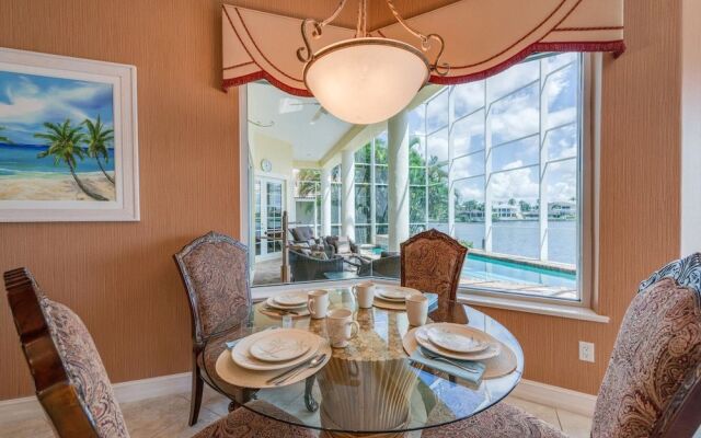 Waterfront Home With Pool, spa and 2nd Floor Balcony