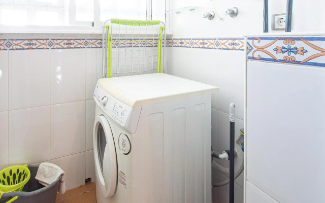 2091- Apt close from all amenities