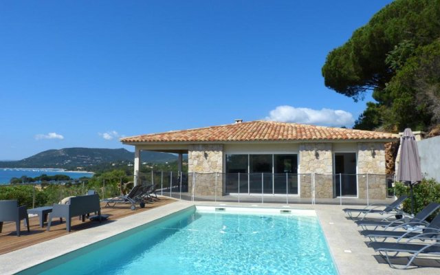 Magnifique villa vue mer et piscine chauffée à 250m de la mer