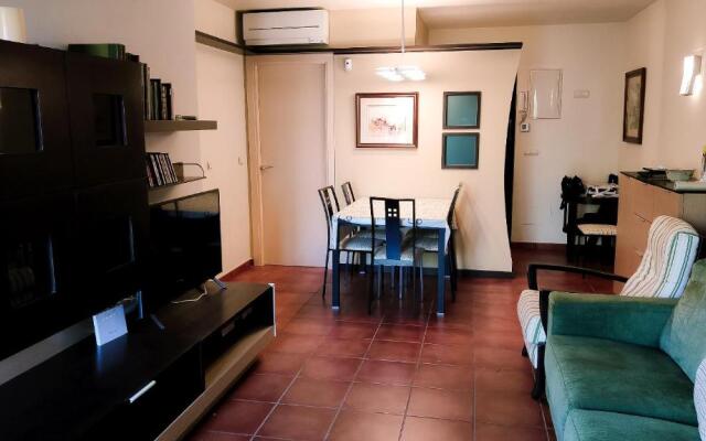 Bajo con Acceso Directo a la Piscina MSJ70