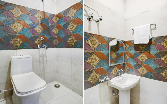 OYO 86157 Hotel Haveli Inn